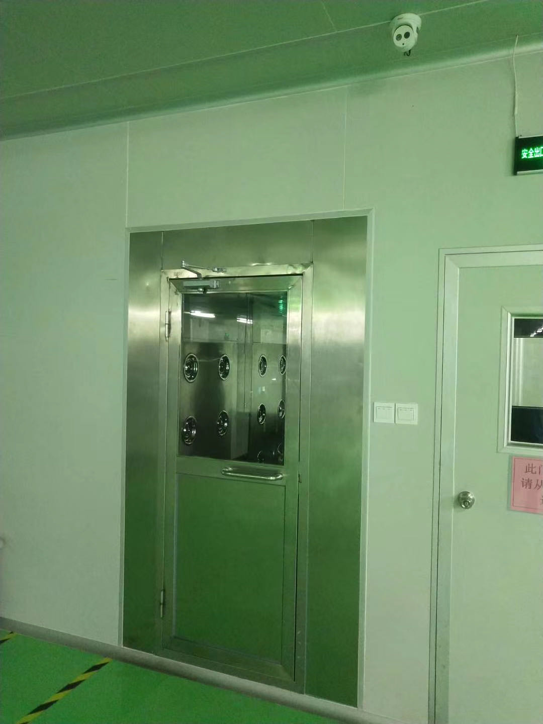 無塵車間風淋房，用于去除身上灰塵